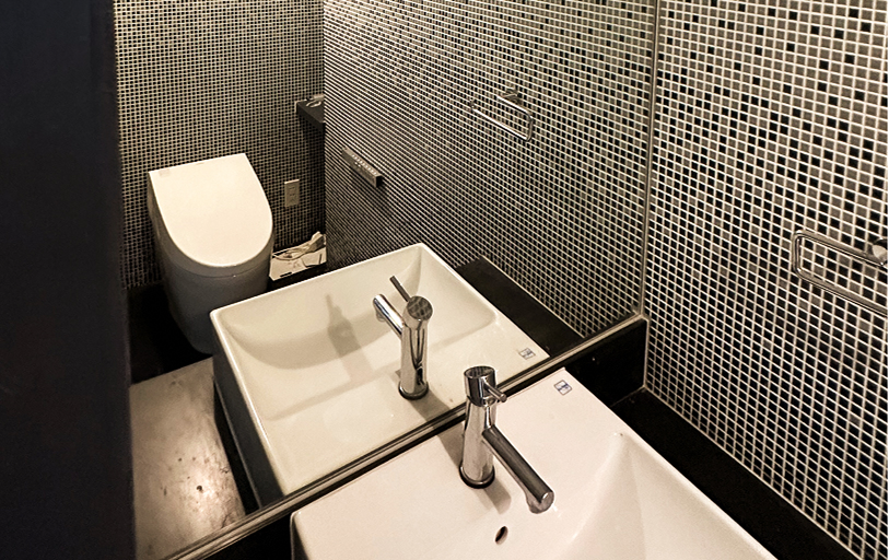 Children’s loft and play room